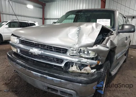 2003 Chevrolet Suburban 1500 Ls из США, поврежденный, VIN 3GNFK16Z53G299234